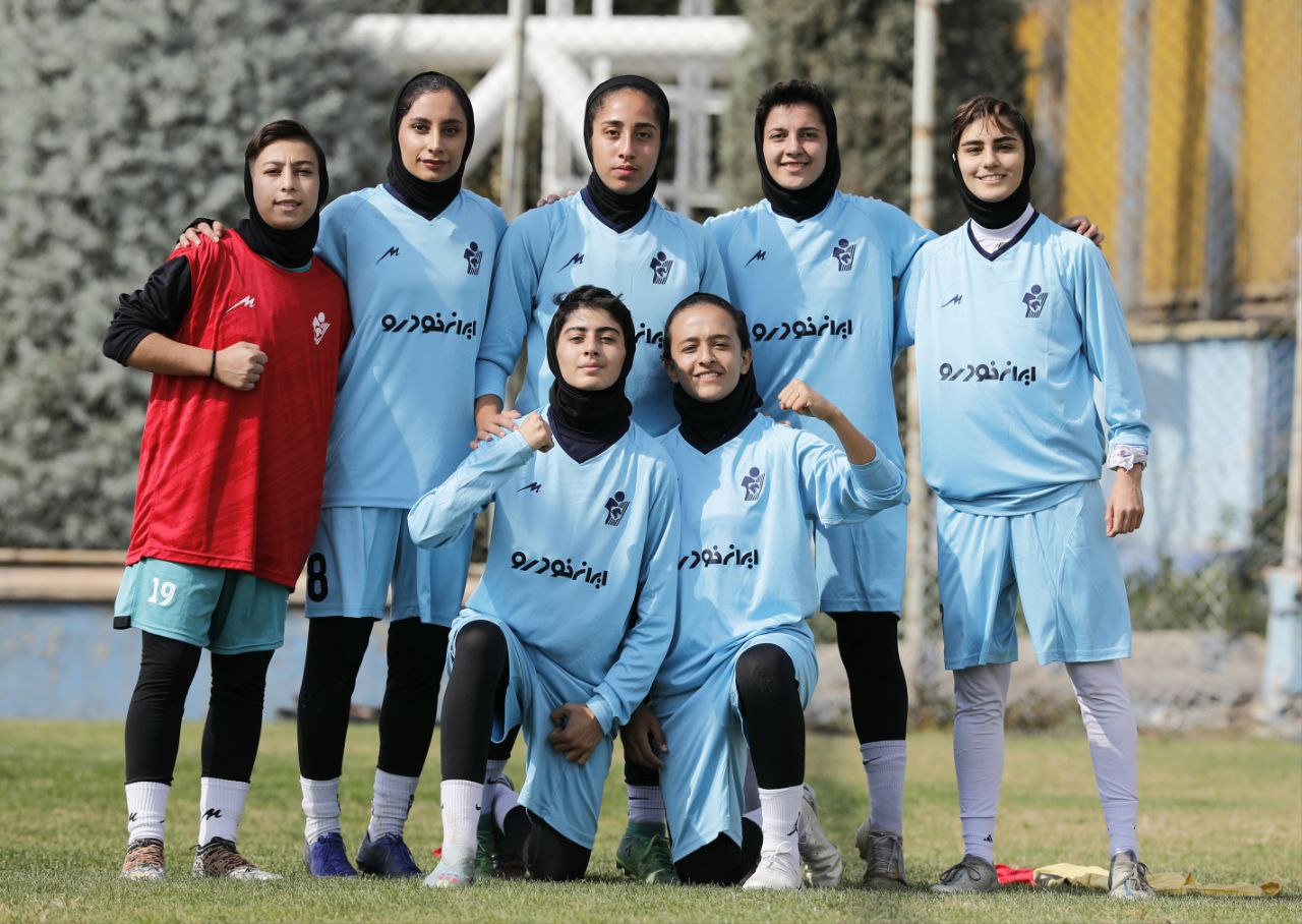 برگزاری تمرین شاداب دختران پیکان زیرنظر رحمتی
