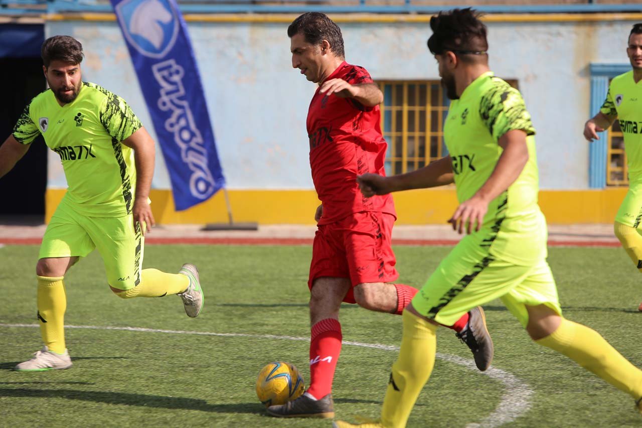 گزارش تصویری جشنواره کارگری / تب داغ روز پنجم مسابقات فوتبال دسته 3