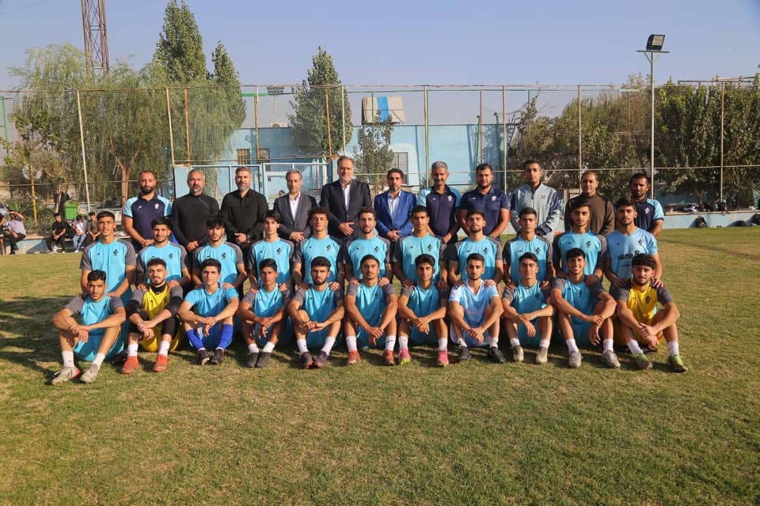 حضور روحیهبخش دکتر مددی در جمع جوانان فوتبال و والیبال